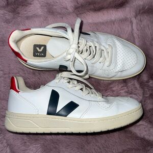 Veja Cream and White Leather Women's Sneaker Interior Detail